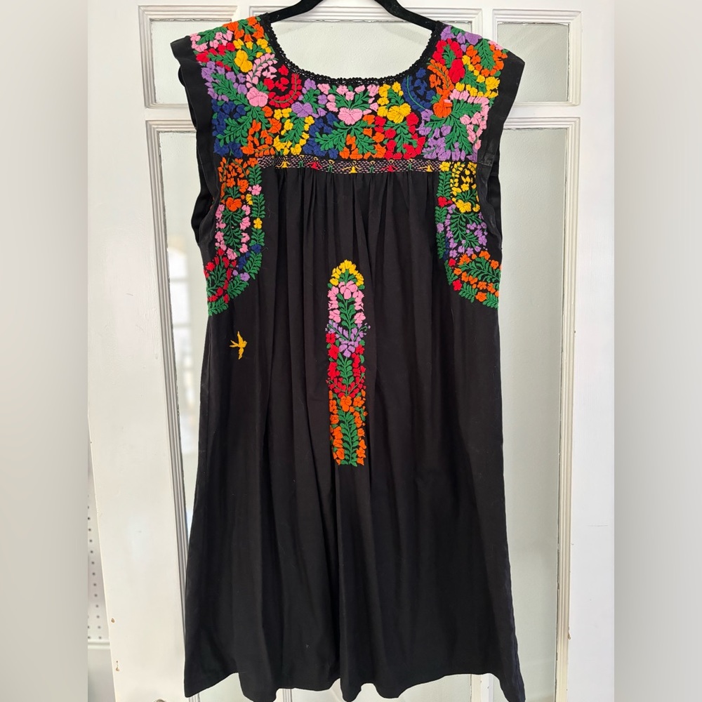 Mi Golondrina Women’s Embroidered Shift Dress Short Sleeve Size L